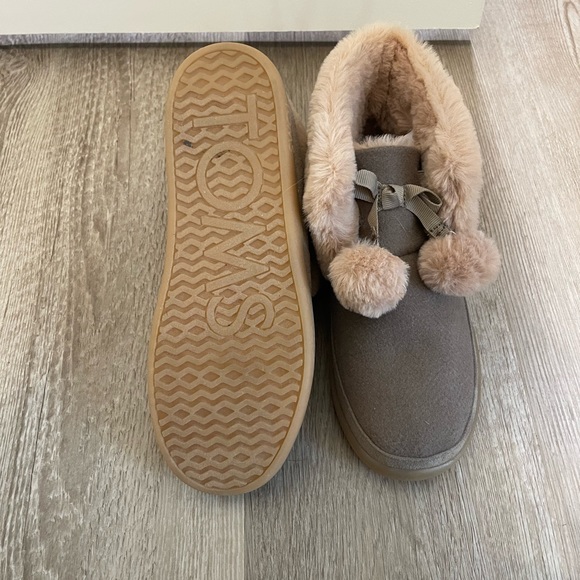 BRAND NEW Tom’s Celeste Ankle Slippers - Picture 4 of 4